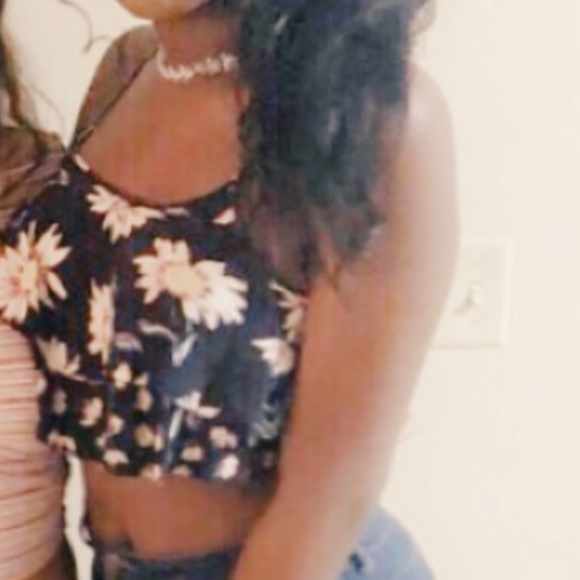 KIMCHI BLUE black floral crop top - Picture 2 of 2